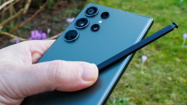 دوربین سری گلکسی اس 23 پس از به‌روزرسانی وان یو آی 7 با مشکل مواجه شد