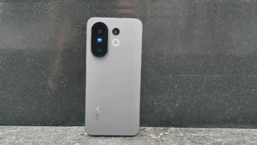 ویوو ایکس 300 اف ای در مسیر رونمایی گواهینامه دریافت کرد